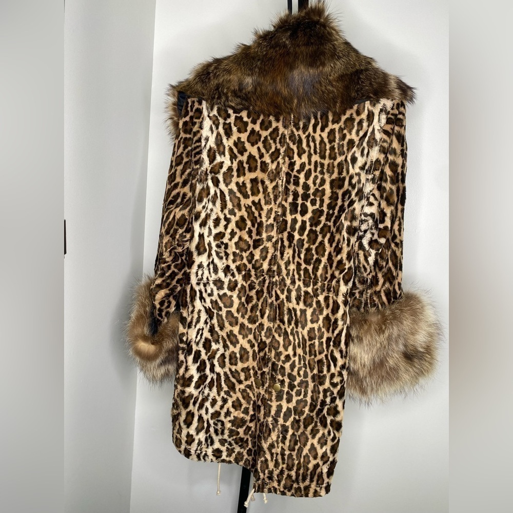 Elizabeth and James Fur Coat with Detachable Collar 🌟 - Picture 2 of 6